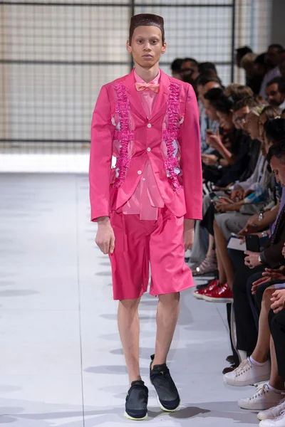 Look 18